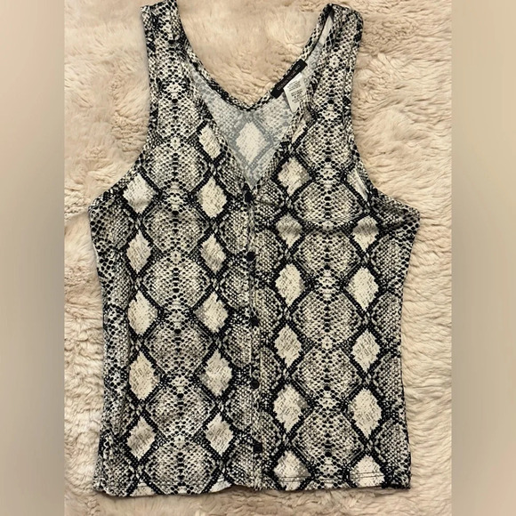 super soft and comfy button down tank top for women - Picture 1 of 4
